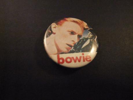 David Bowie Britse zanger ( rode letters)